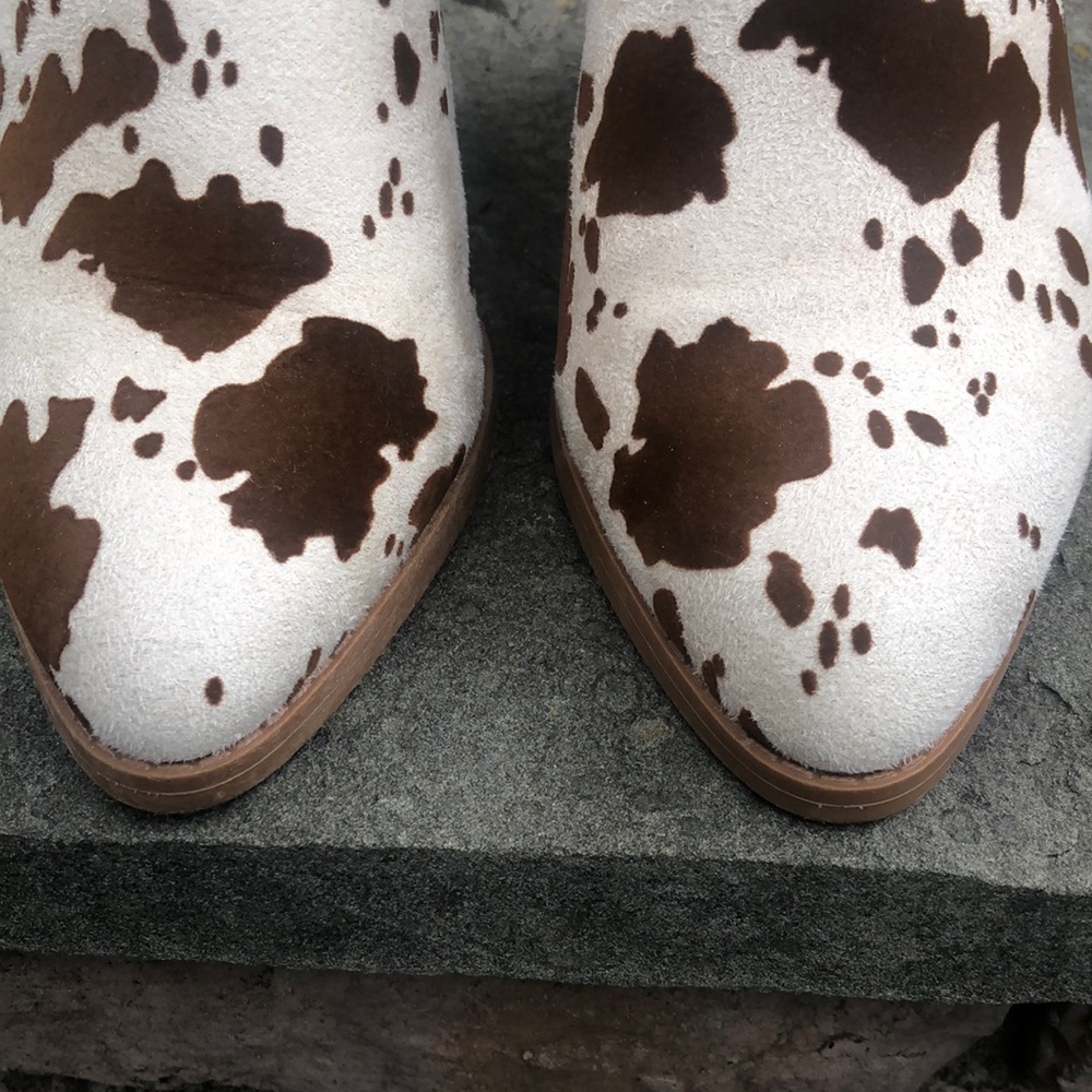 Pierre Dumas Brown and White Patterned Mules. Excellent condition. Size 6. - Picture 5 of 9